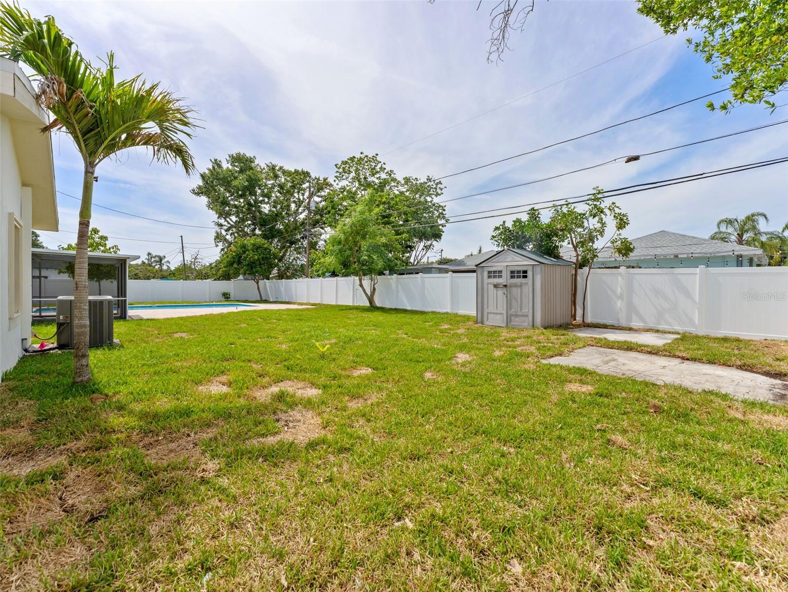 Image 34 of 37 For 1242 Bermuda Street