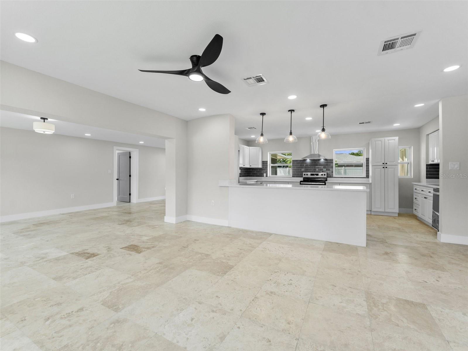 Image 4 of 37 For 1242 Bermuda Street