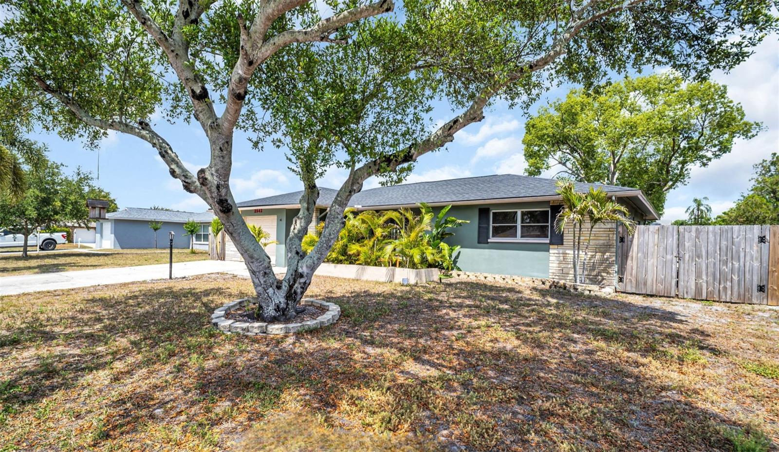 Image 2 of 37 For 2542 Wynnewood Drive