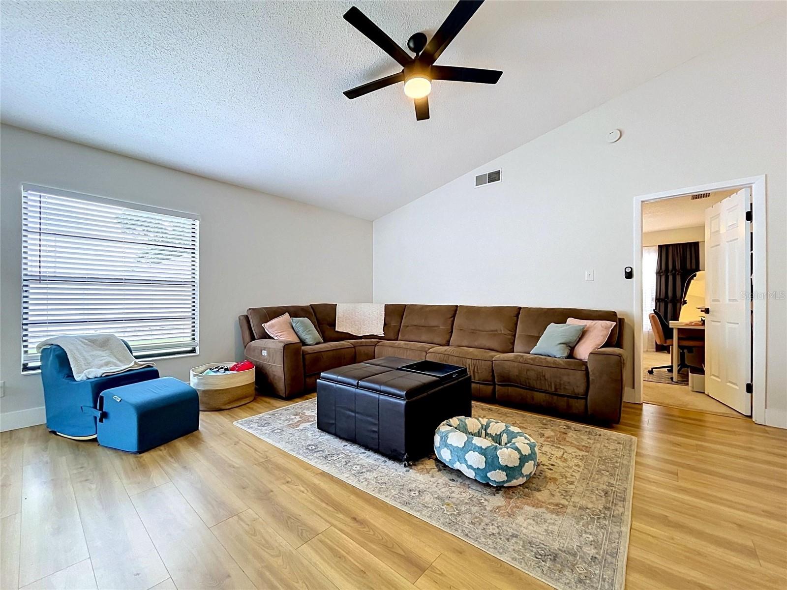 Image 27 of 78 For 13509 Fawn Ridge Boulevard