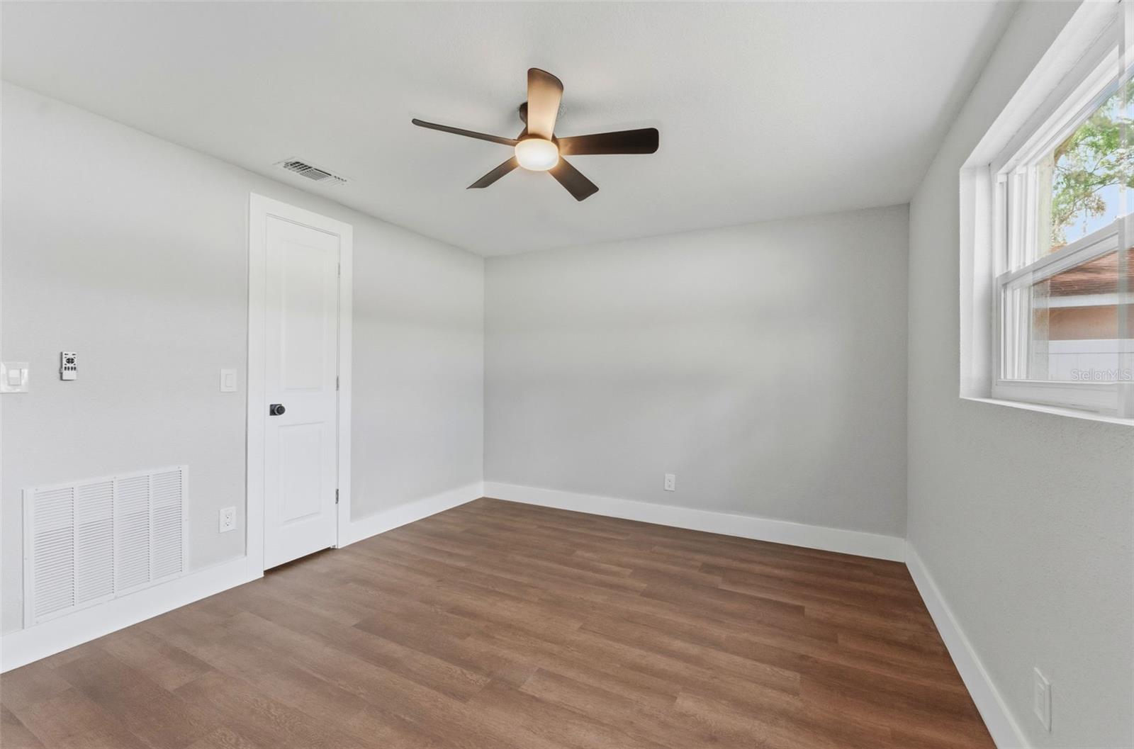 Image 15 of 24 For 3513 Beechwood Boulevard