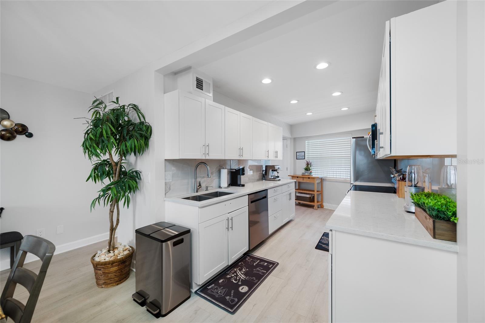 Image 30 of 67 For 3100 Gulf Boulevard 132