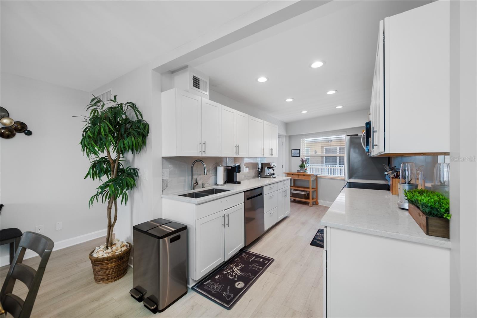 Image 31 of 67 For 3100 Gulf Boulevard 132