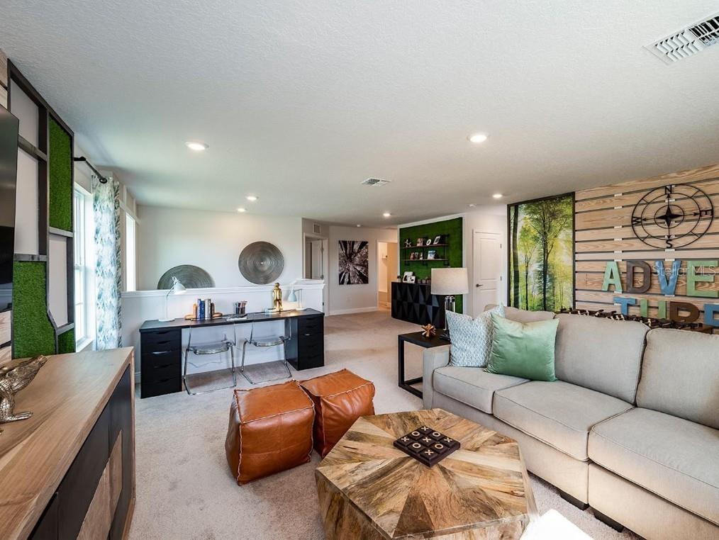 Listing photo id 9 for 10009 Surrey Rose Dr
