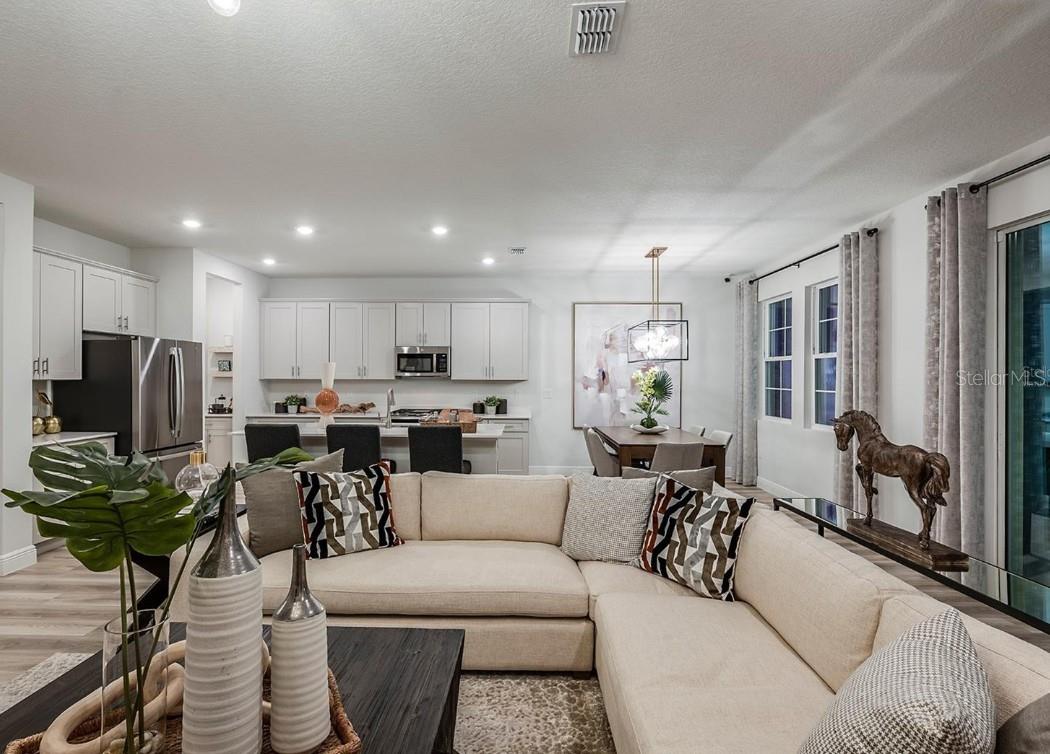 Listing photo id 1 for 10009 Surrey Rose Dr