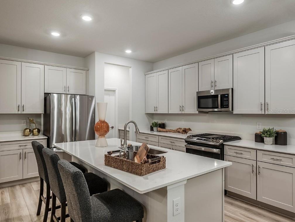 Listing photo id 4 for 10009 Surrey Rose Dr