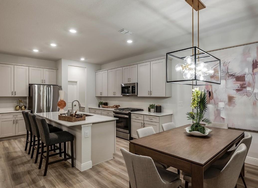 Listing photo id 5 for 10009 Surrey Rose Dr