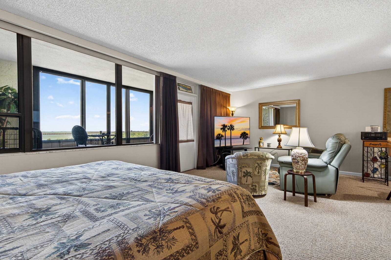 Image 22 of 70 For 2620 Cove Cay Drive 904