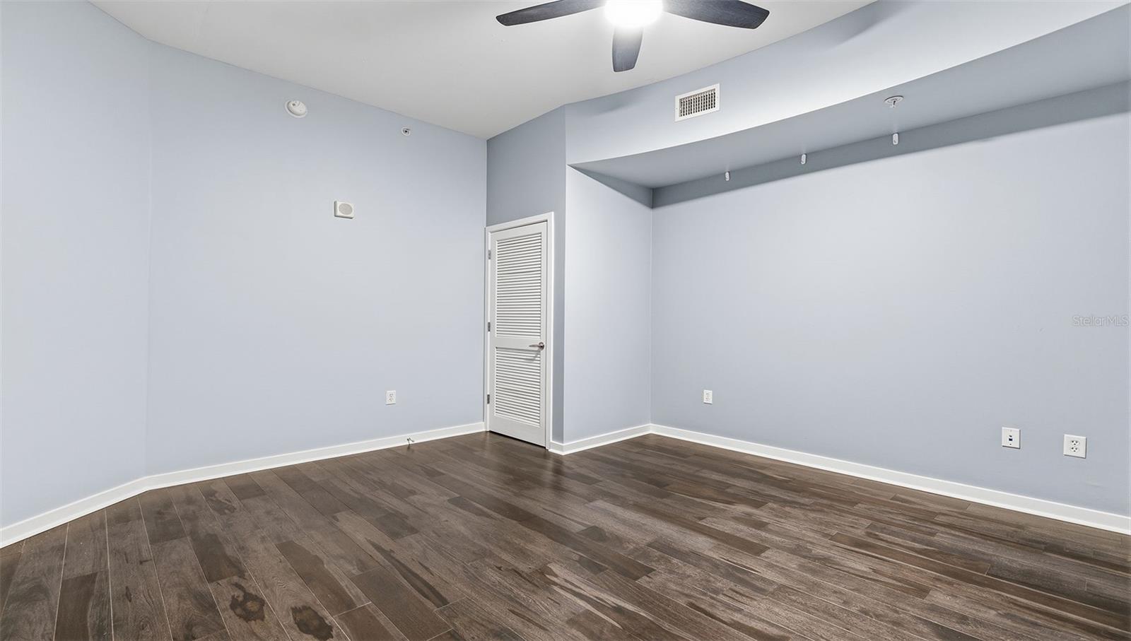 Image 20 of 44 For 777 Ashley Drive 1209