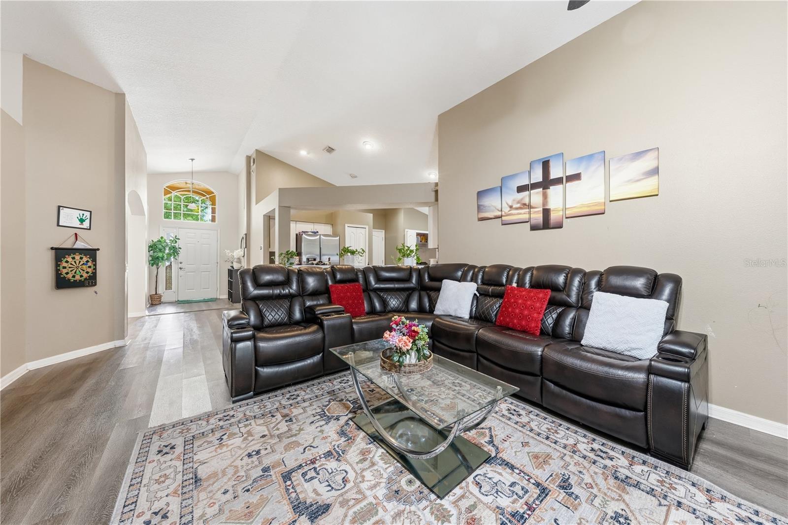 Listing photo id 19 for 3324 Manor Cove Circle