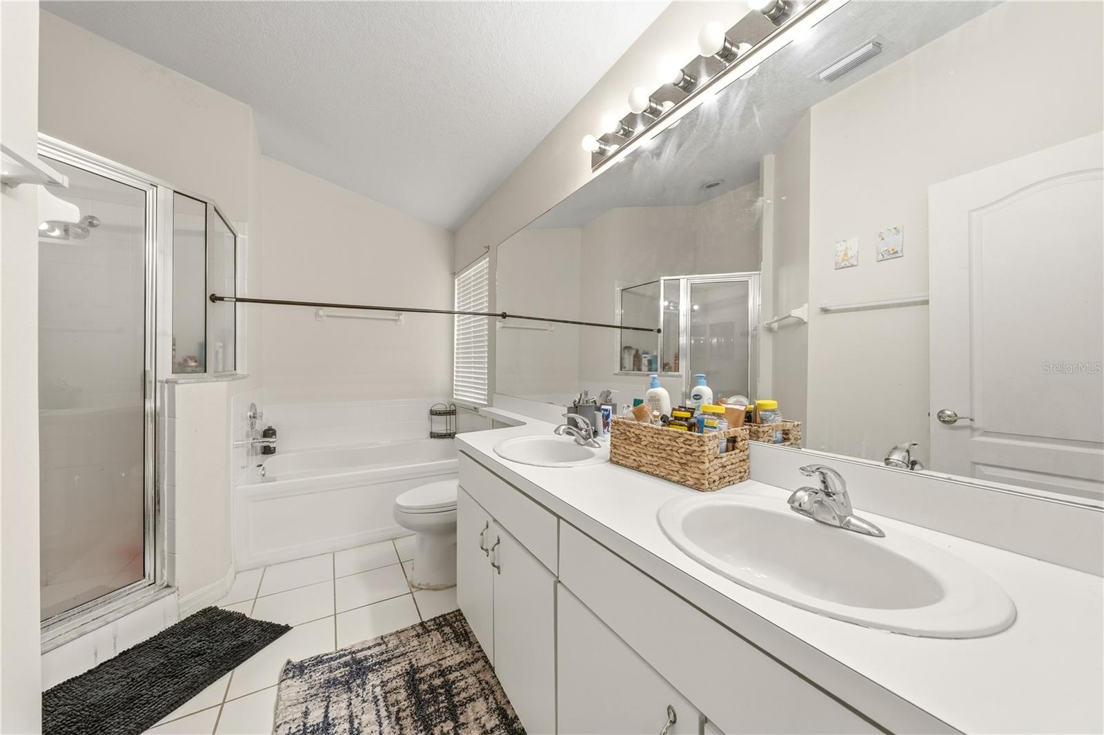 Listing photo id 23 for 3324 Manor Cove Circle