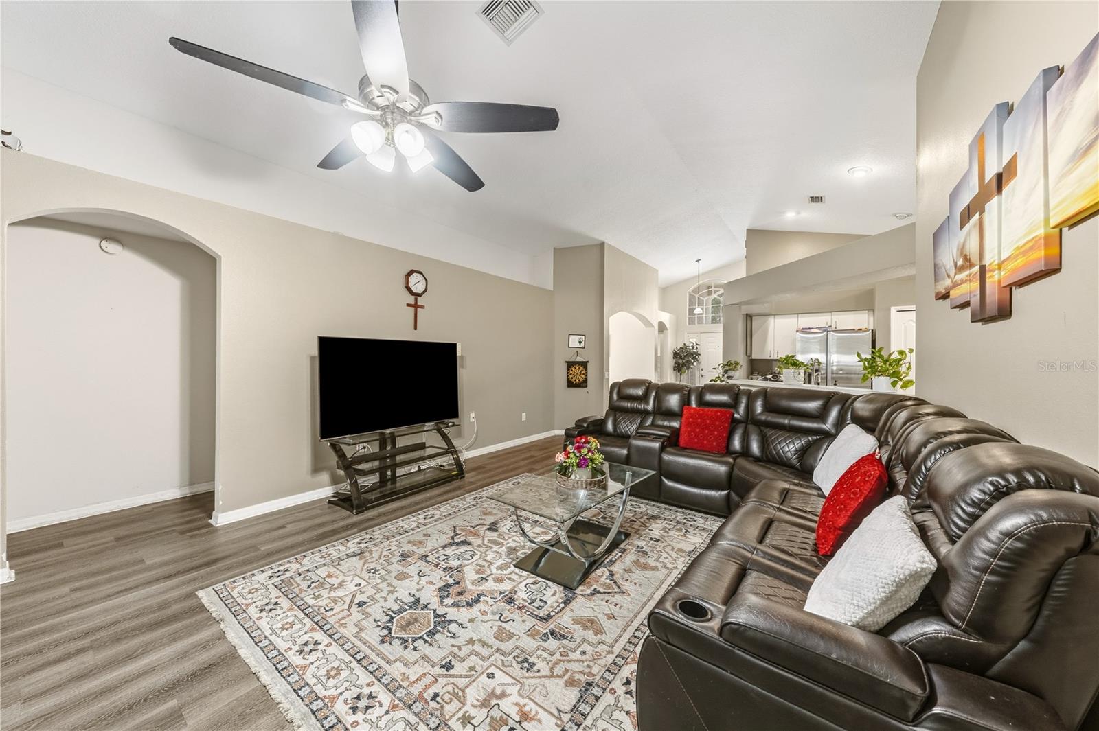 Listing photo id 24 for 3324 Manor Cove Circle