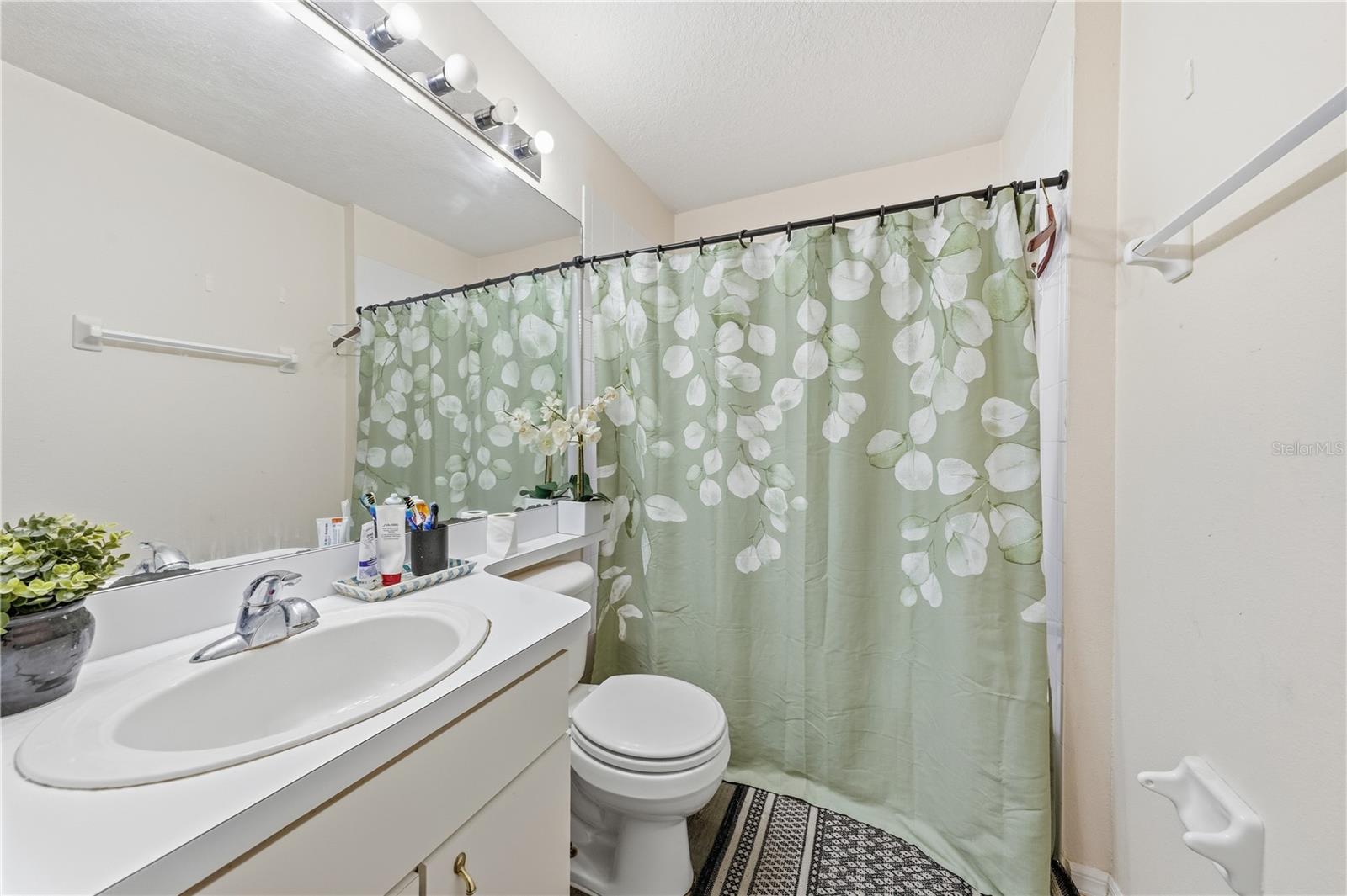 Listing photo id 25 for 3324 Manor Cove Circle