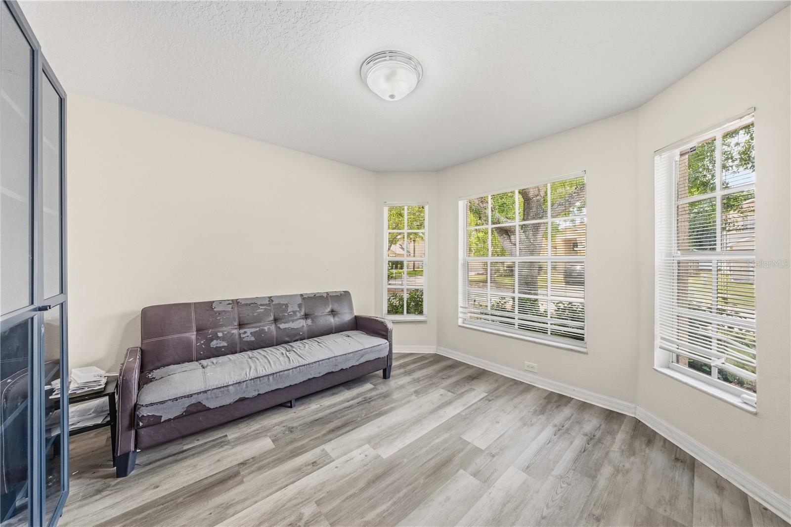 Listing photo id 31 for 3324 Manor Cove Circle