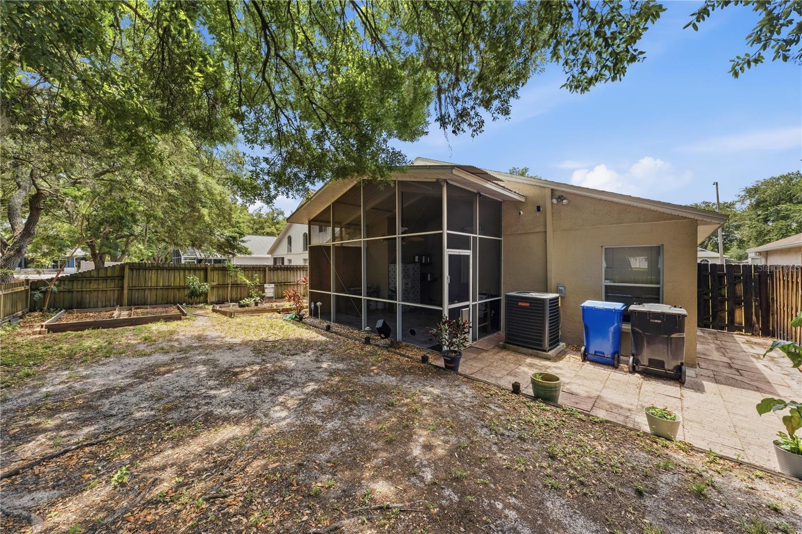 Listing photo id 36 for 3324 Manor Cove Circle