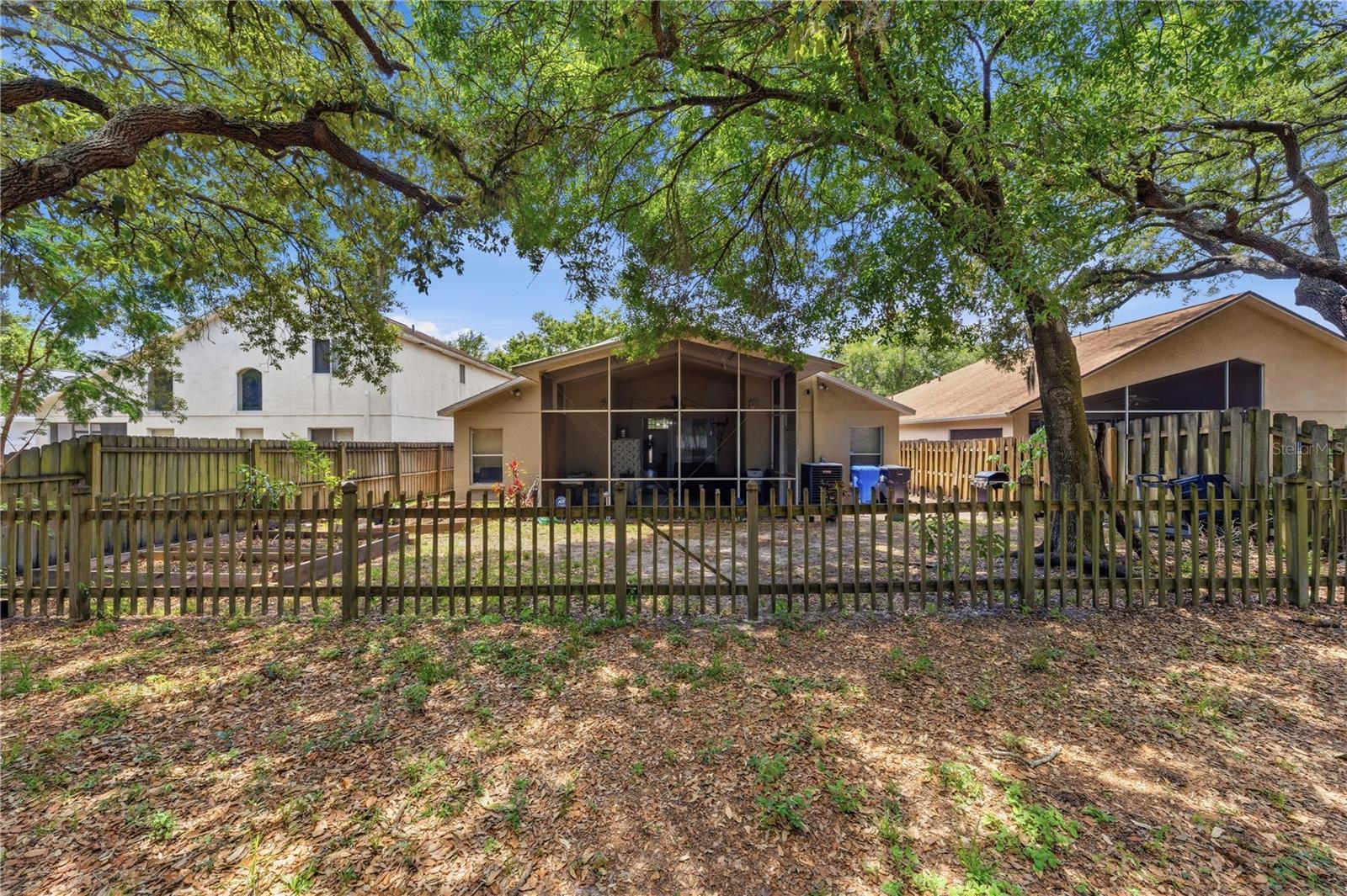 Listing photo id 3 for 3324 Manor Cove Circle