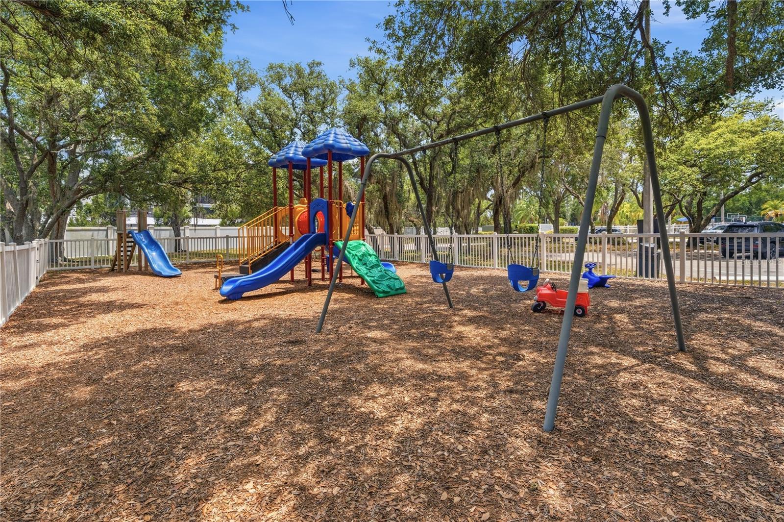 Listing photo id 5 for 3324 Manor Cove Circle