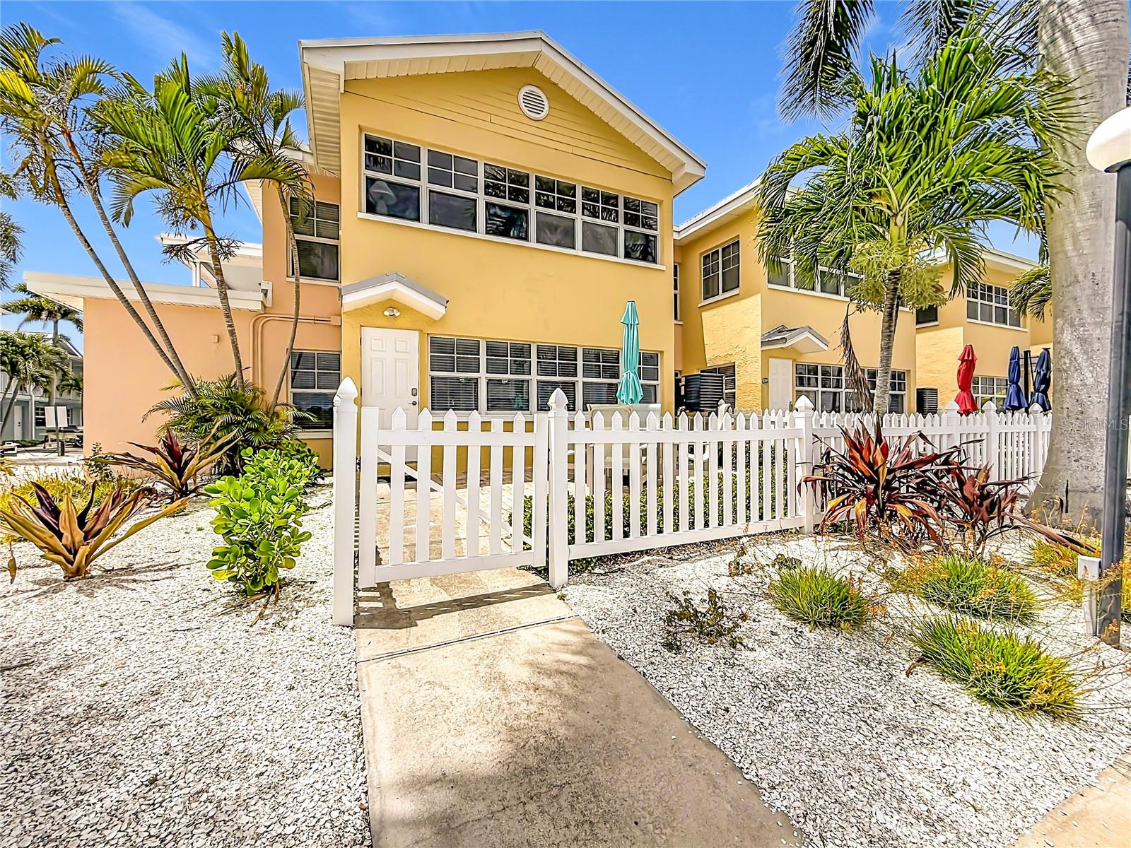 Image 28 of 46 For 19417 Gulf Boulevard A-113