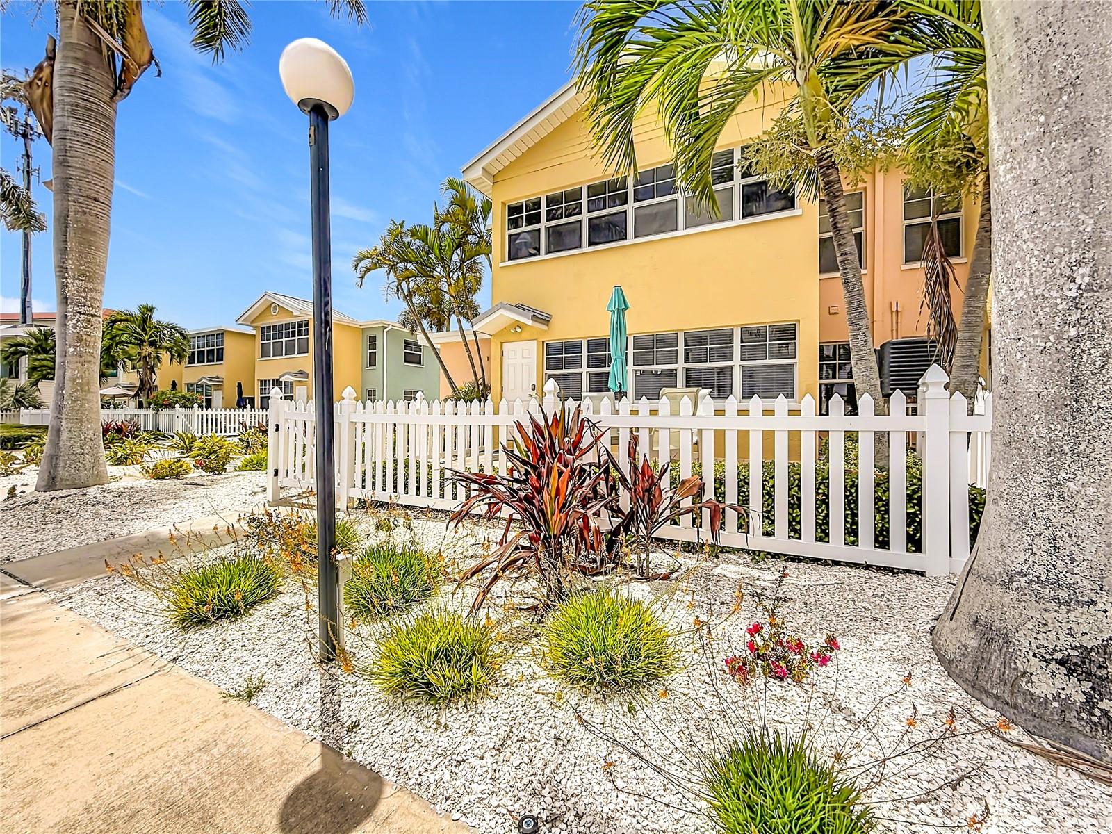 Image 29 of 46 For 19417 Gulf Boulevard A-113