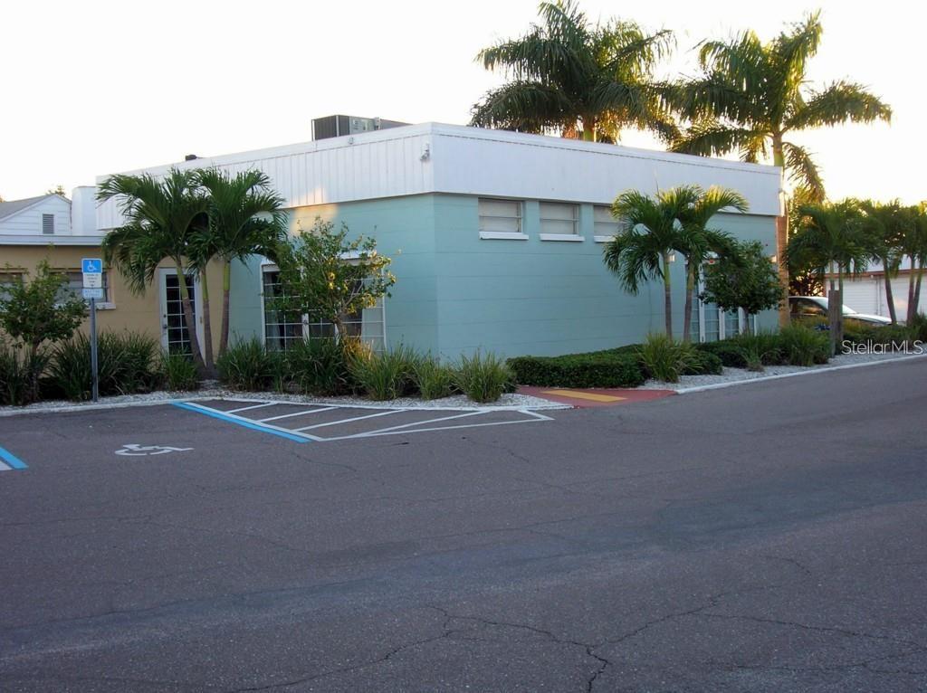 Image 42 of 46 For 19417 Gulf Boulevard A-113