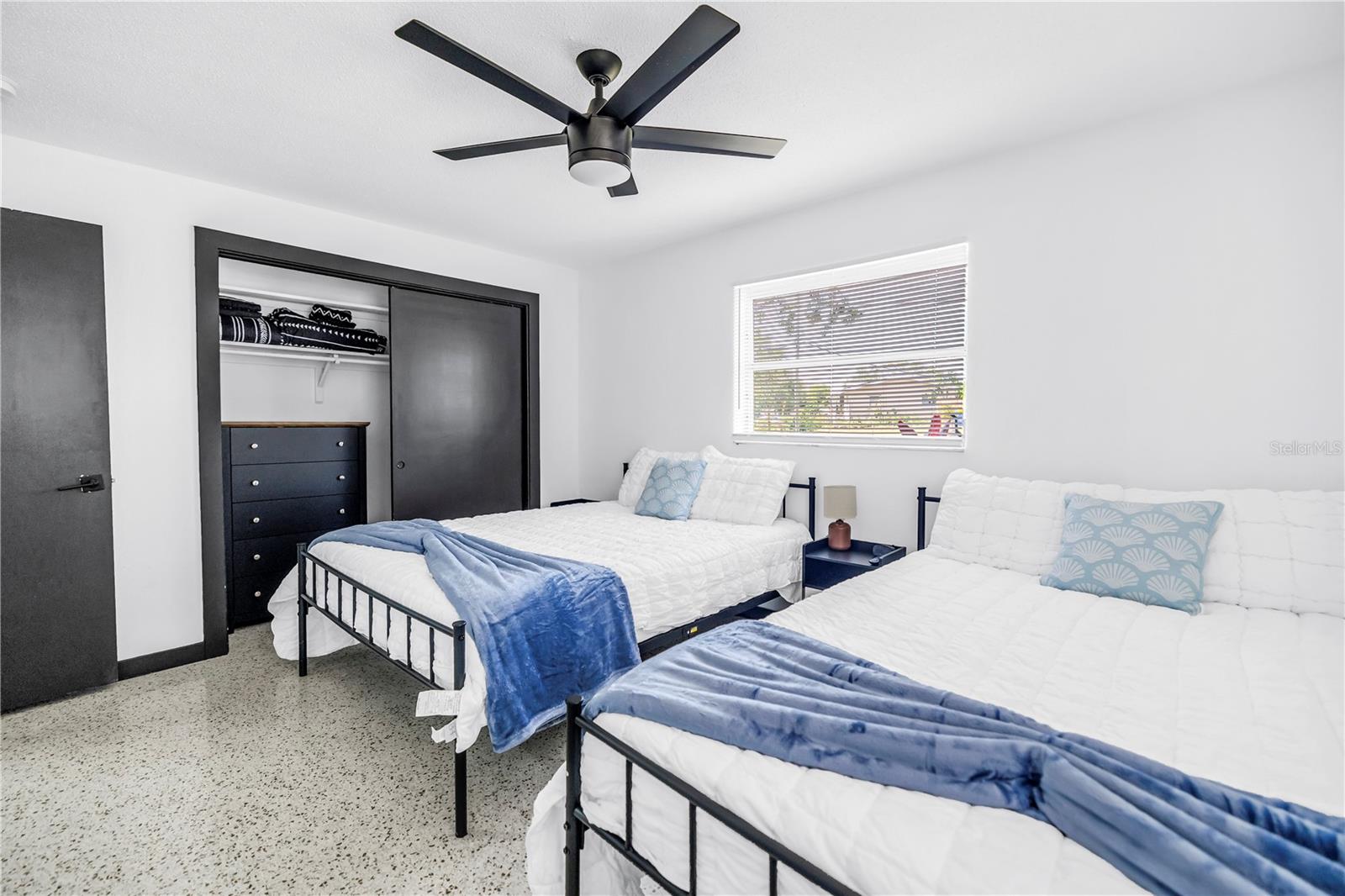 Listing photo id 12 for 3518 Pocahontas Drive