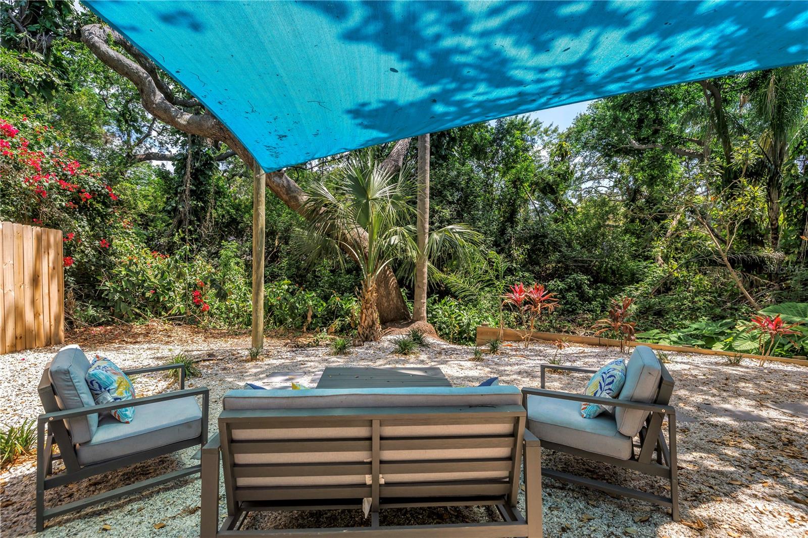 Listing photo id 15 for 3518 Pocahontas Drive