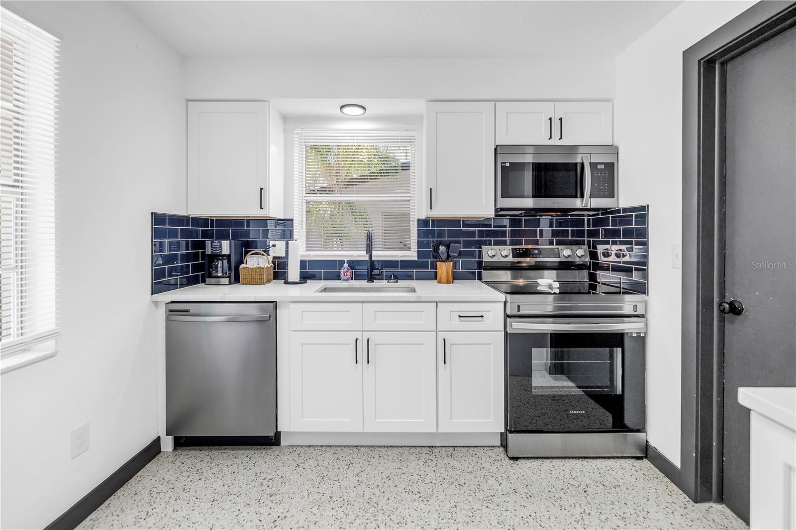 Listing photo id 4 for 3518 Pocahontas Drive