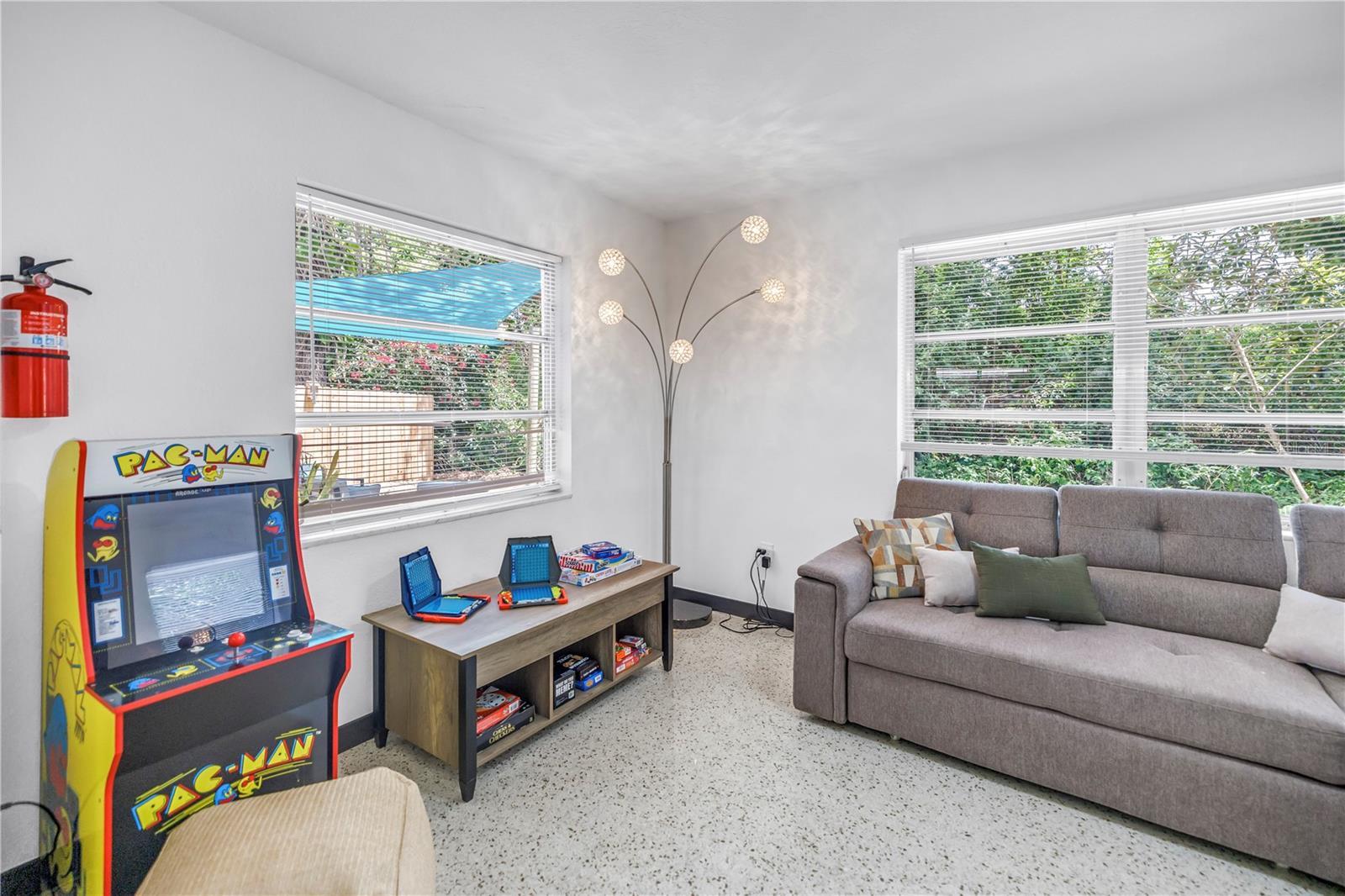 Listing photo id 6 for 3518 Pocahontas Drive