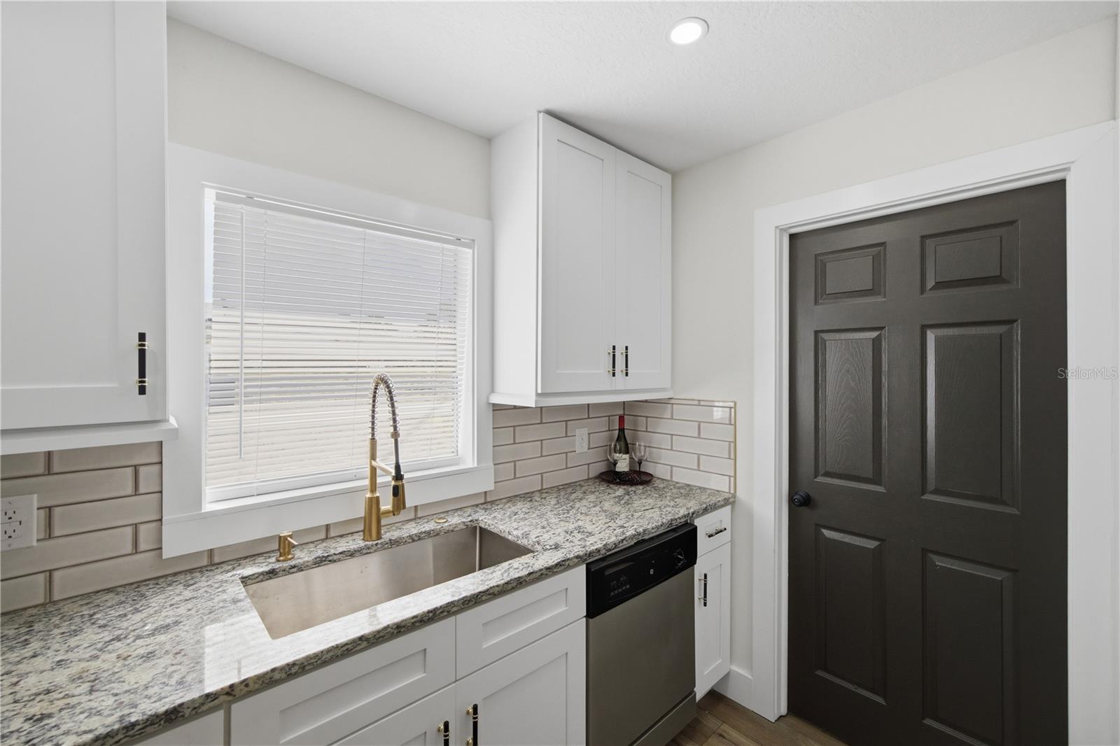 Image 15 of 39 For 4606 Linebaugh Avenue