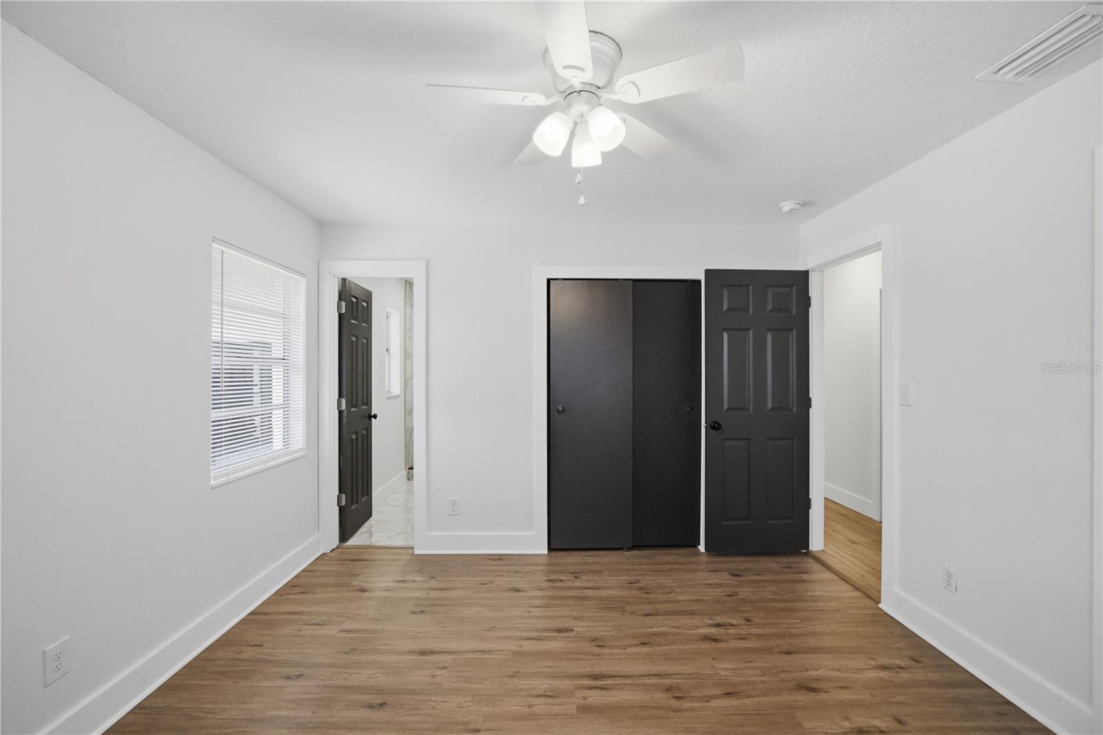 Image 20 of 39 For 4606 Linebaugh Avenue