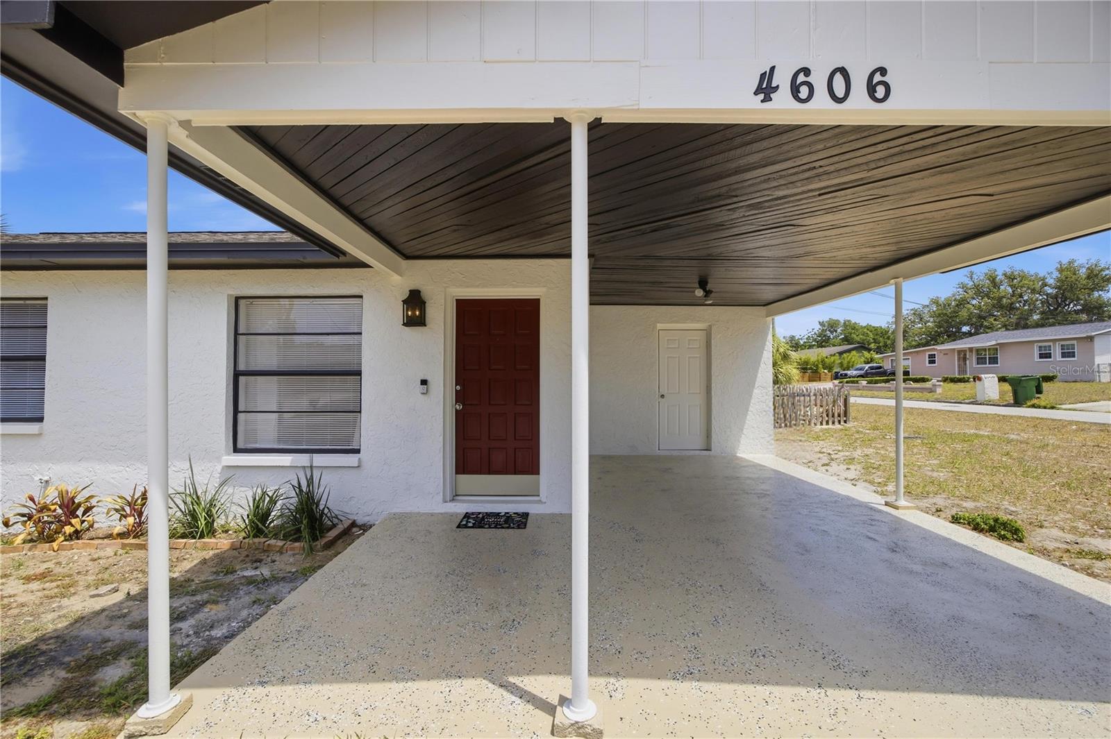 Image 8 of 39 For 4606 Linebaugh Avenue