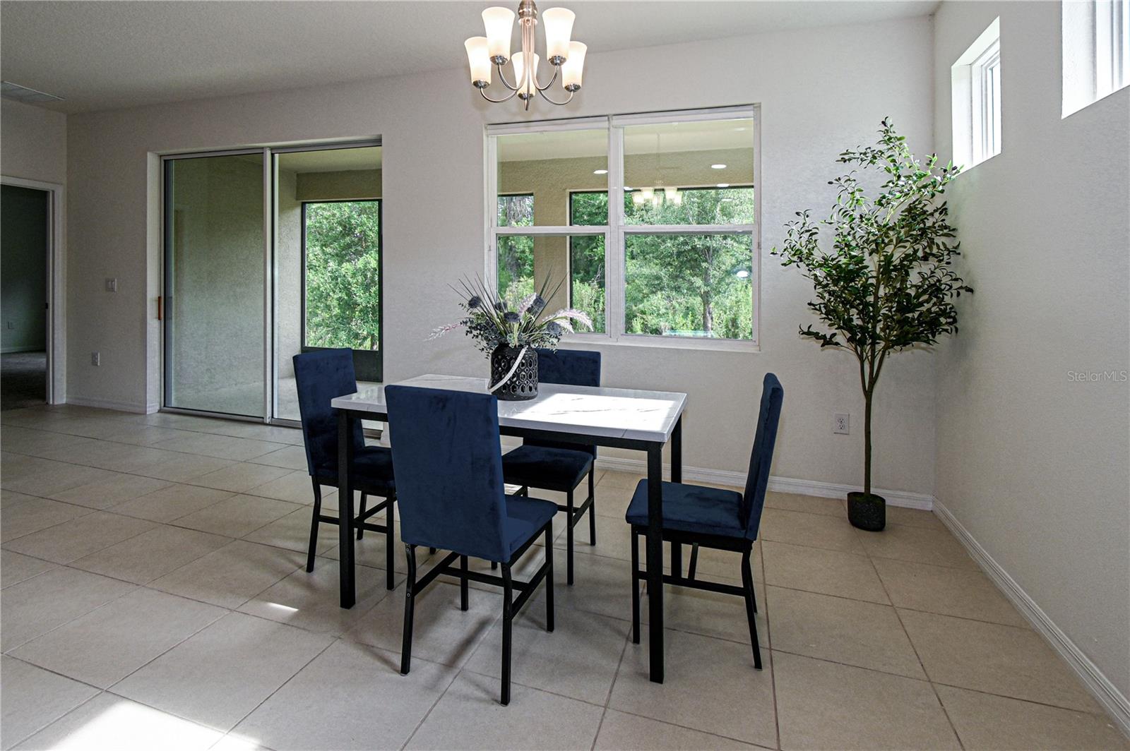 Image 12 of 46 For 1052 Manzanar Place