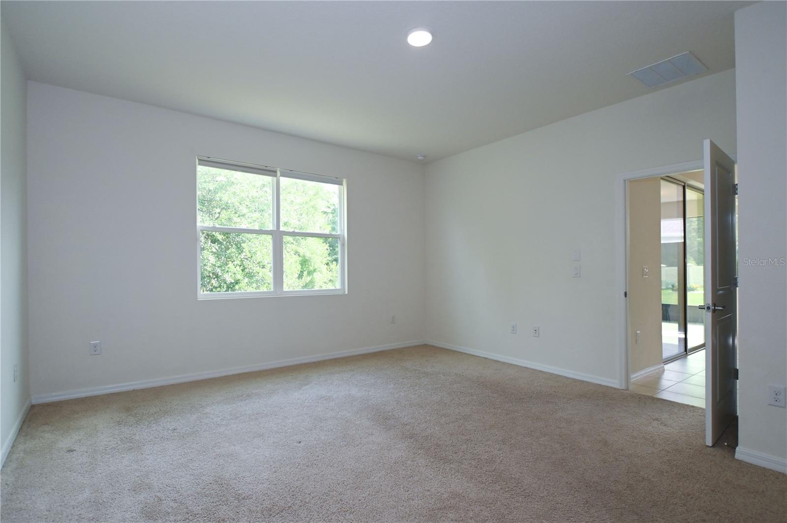 Image 17 of 46 For 1052 Manzanar Place
