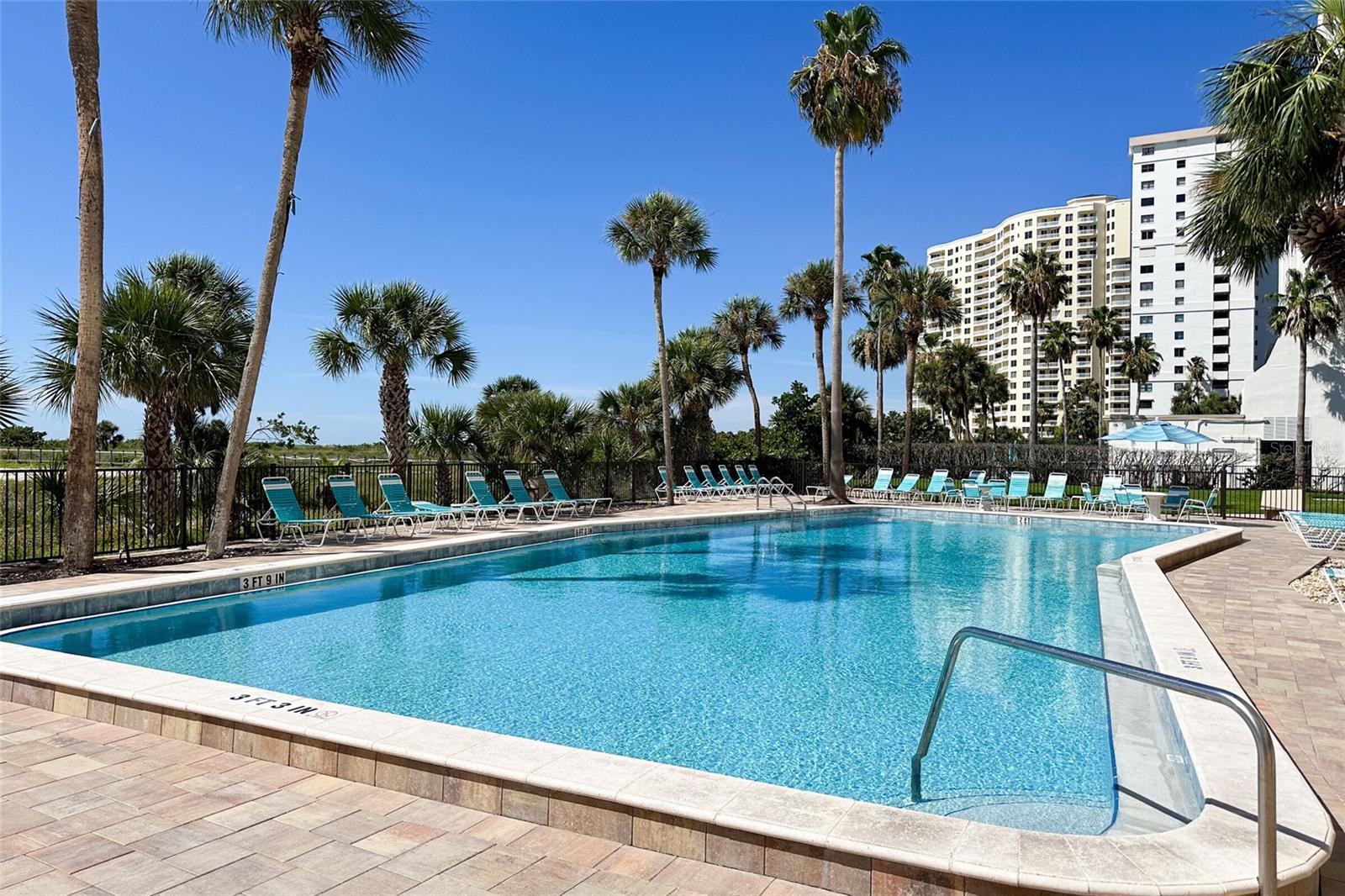 Image 23 of 32 For 1270 Gulf Boulevard 1605
