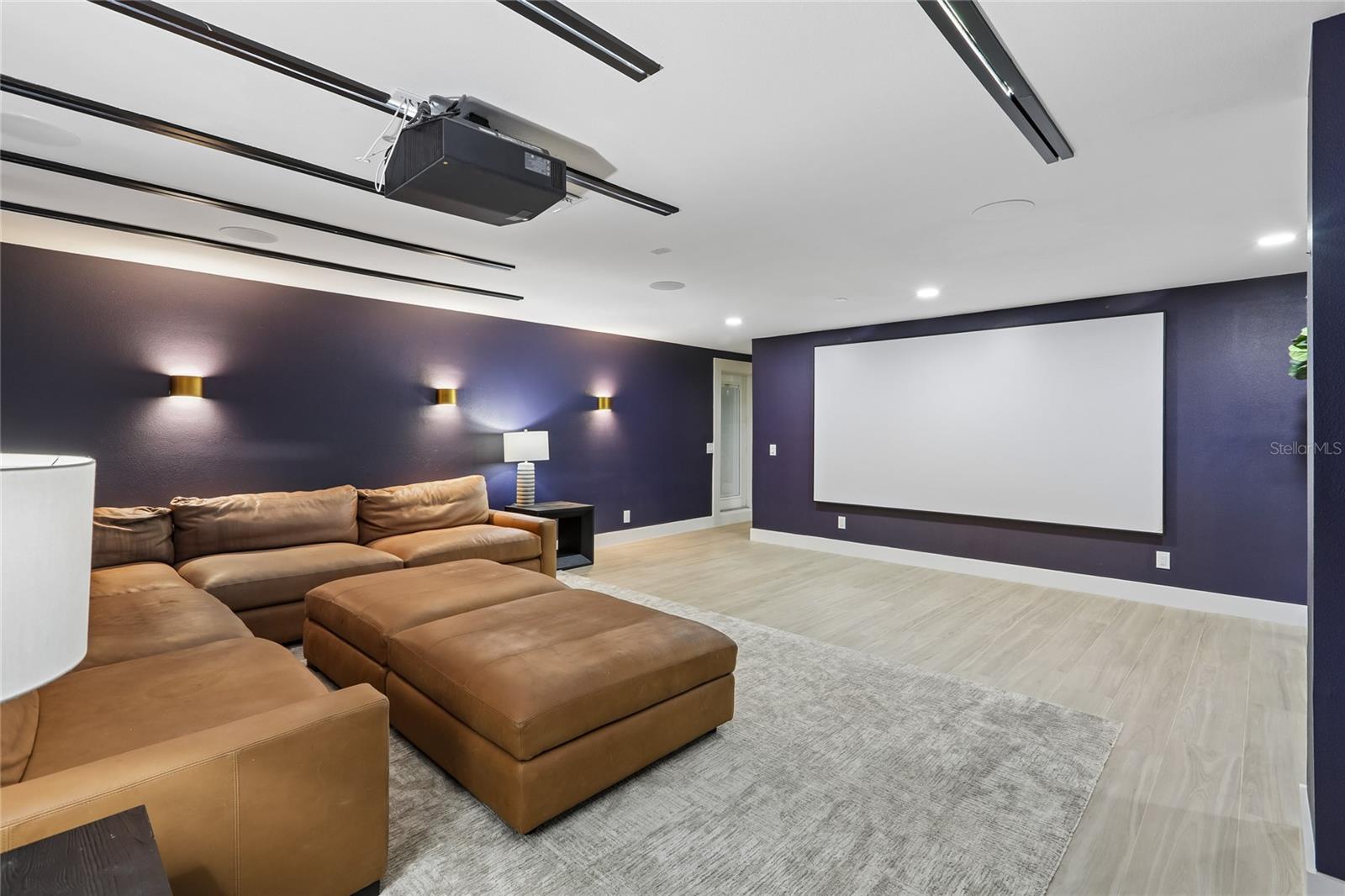 Image 32 of 95 For 8410 Kenavis Place