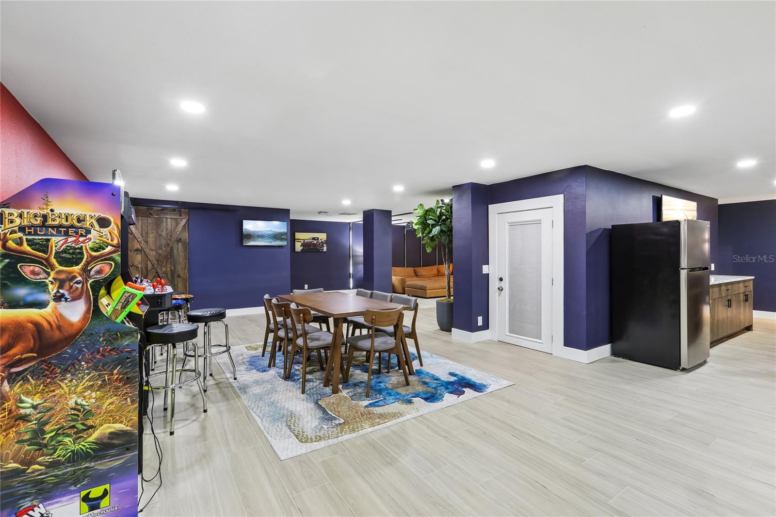 Image 34 of 95 For 8410 Kenavis Place