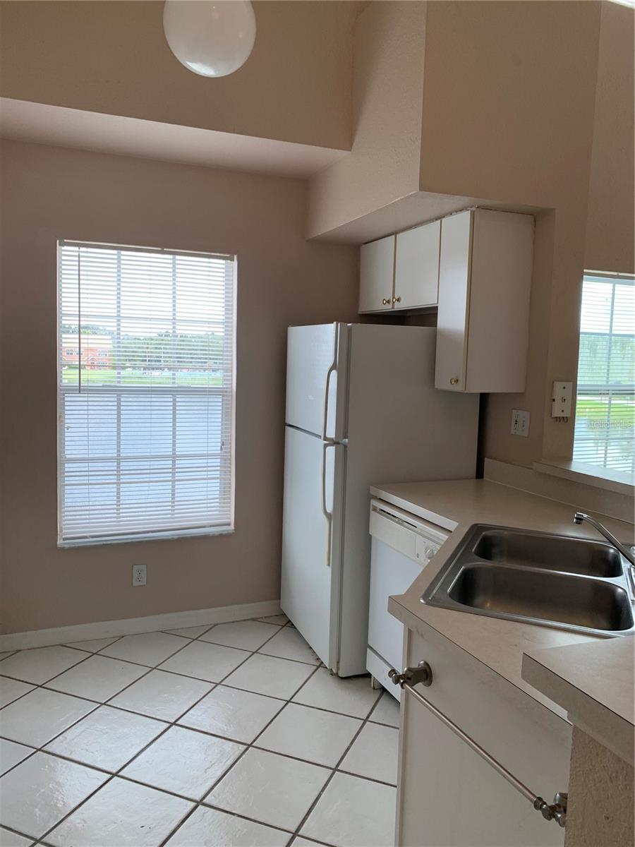 Image 6 of 19 For 9832 Lake Chase Island Way