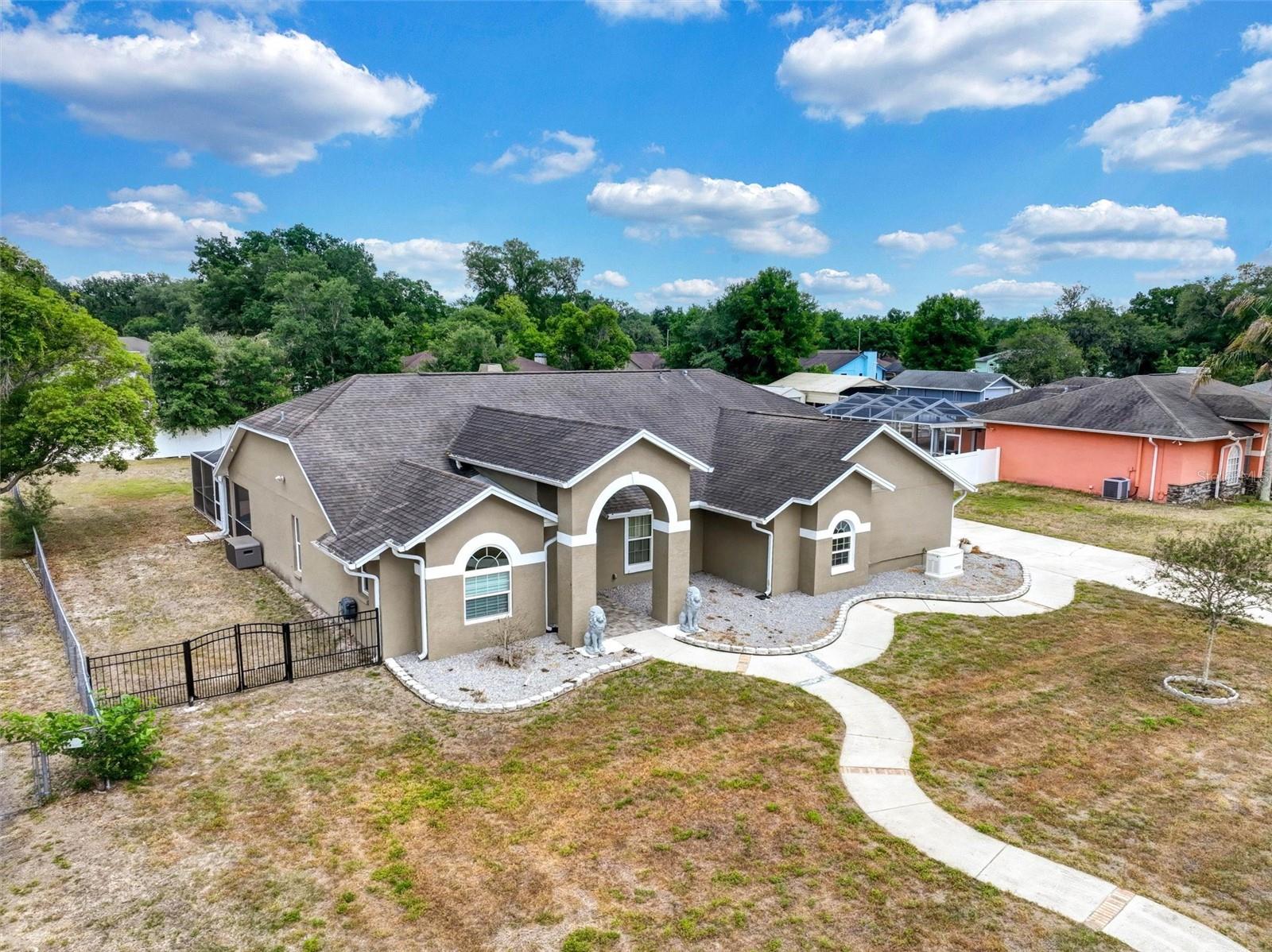 Details for 12229 Langshaw Drive, THONOTOSASSA, FL 33592