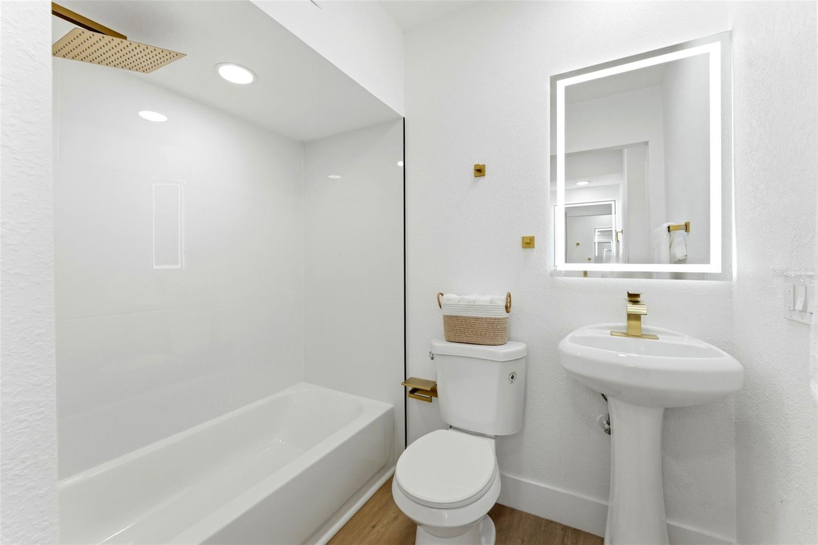 Image 13 of 55 For 3917 Eden Roc Circle