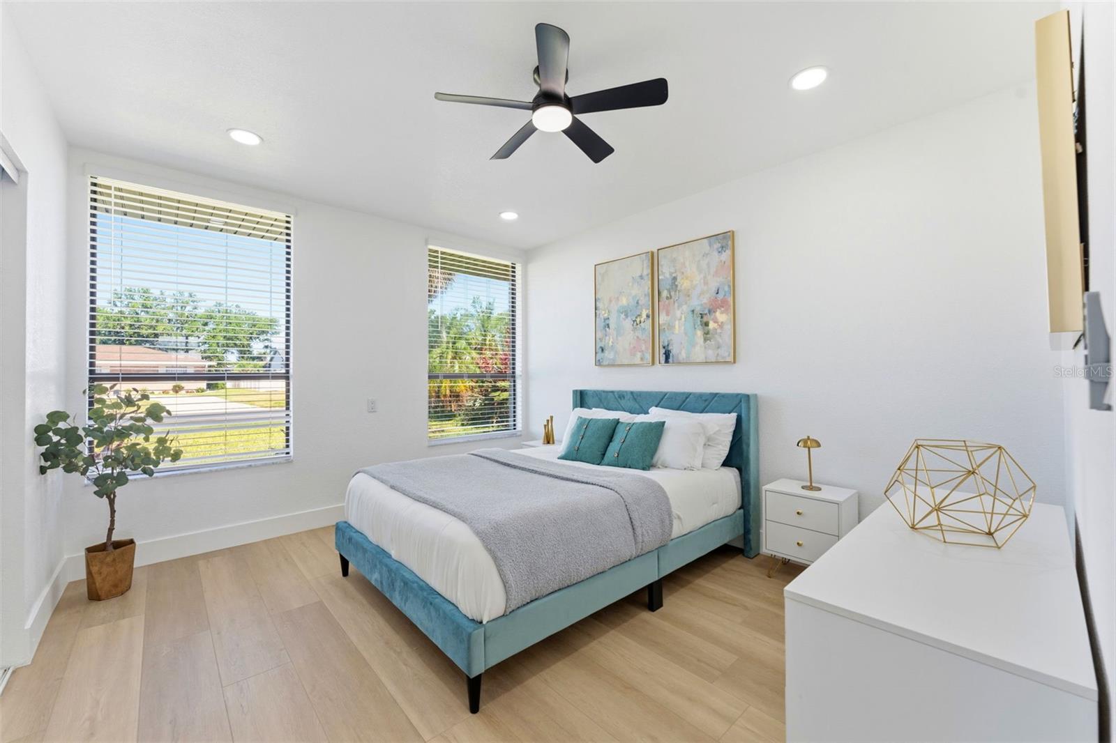 Image 15 of 55 For 3917 Eden Roc Circle