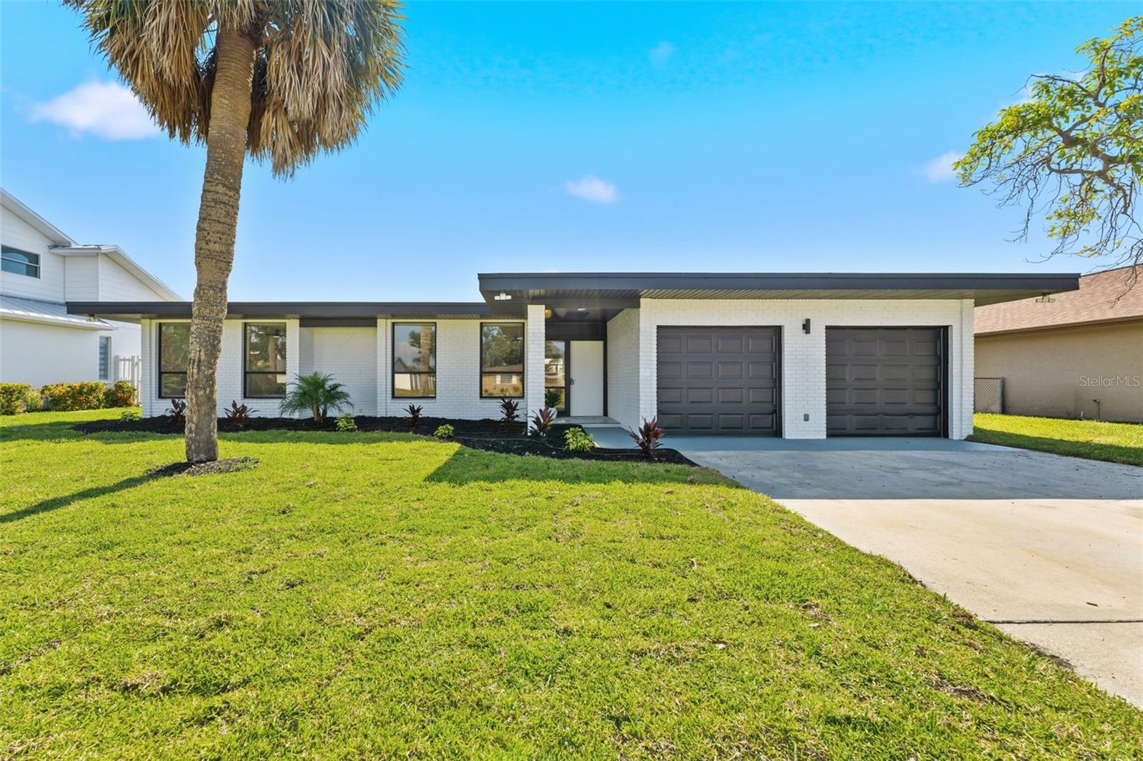 Image 19 of 55 For 3917 Eden Roc Circle