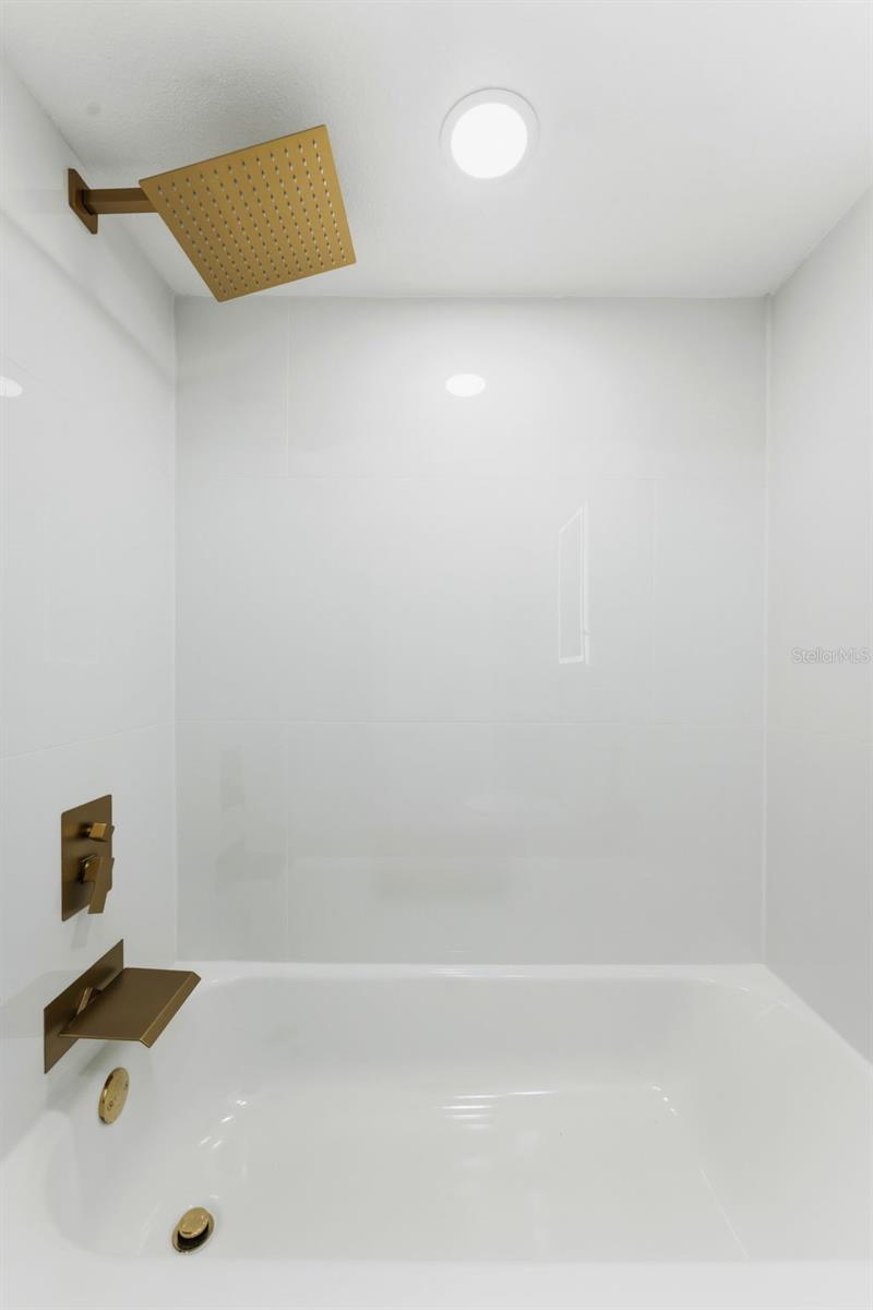 Image 36 of 55 For 3917 Eden Roc Circle