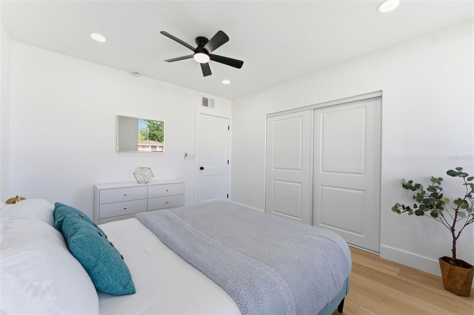 Image 37 of 55 For 3917 Eden Roc Circle
