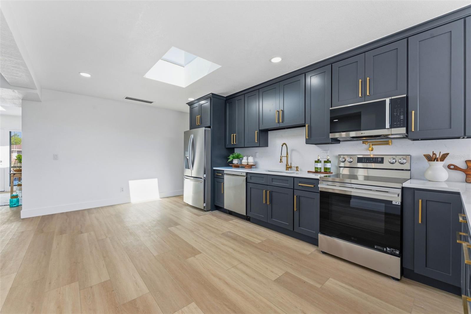 Image 41 of 55 For 3917 Eden Roc Circle