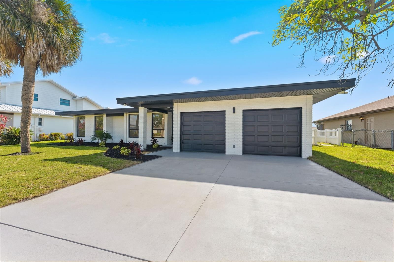 Image 50 of 55 For 3917 Eden Roc Circle
