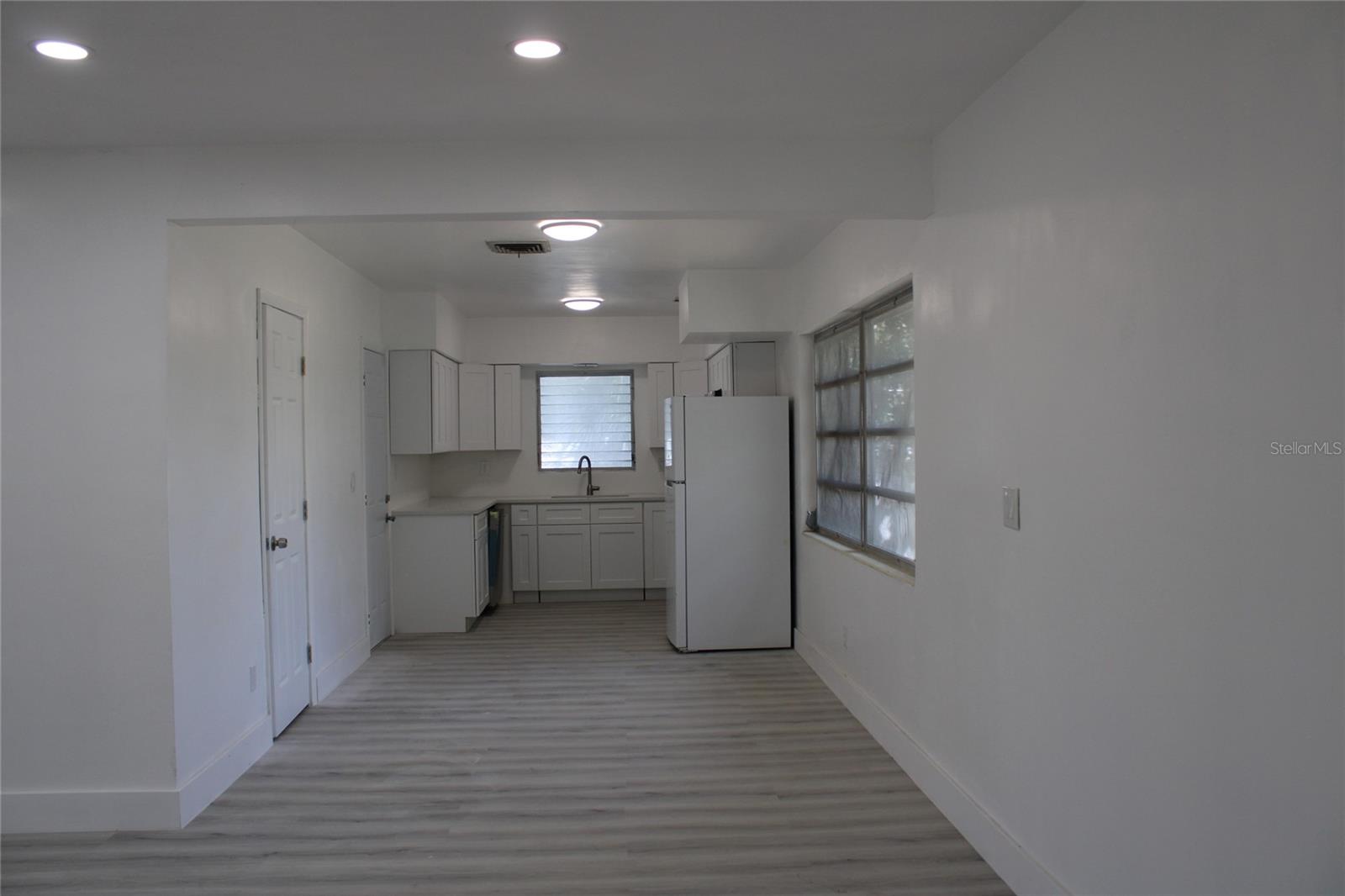 Image 3 of 8 For 1523 Fredrica Avenue