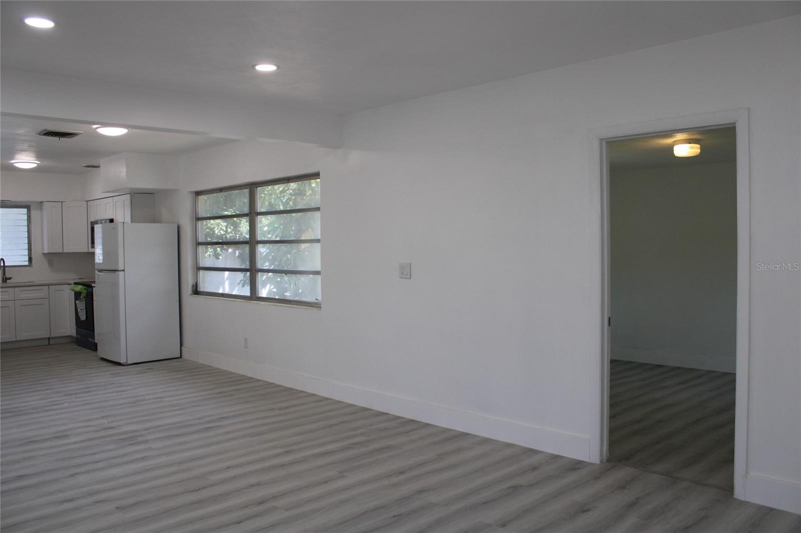 Image 6 of 8 For 1523 Fredrica Avenue