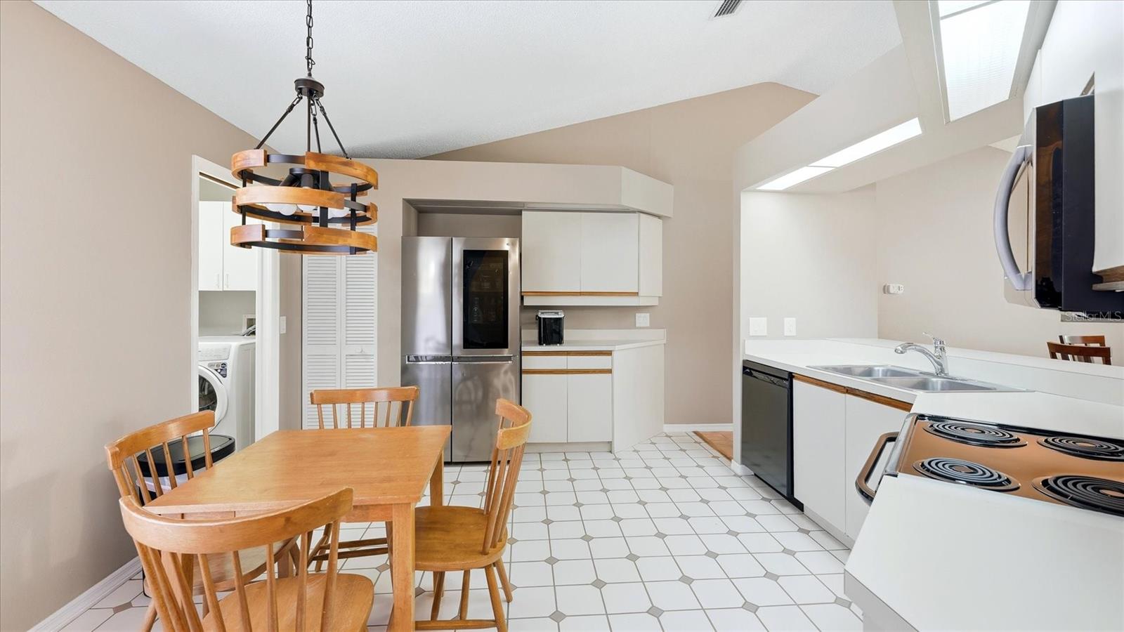 Image 14 of 46 For 2519 Wood Oak Drive