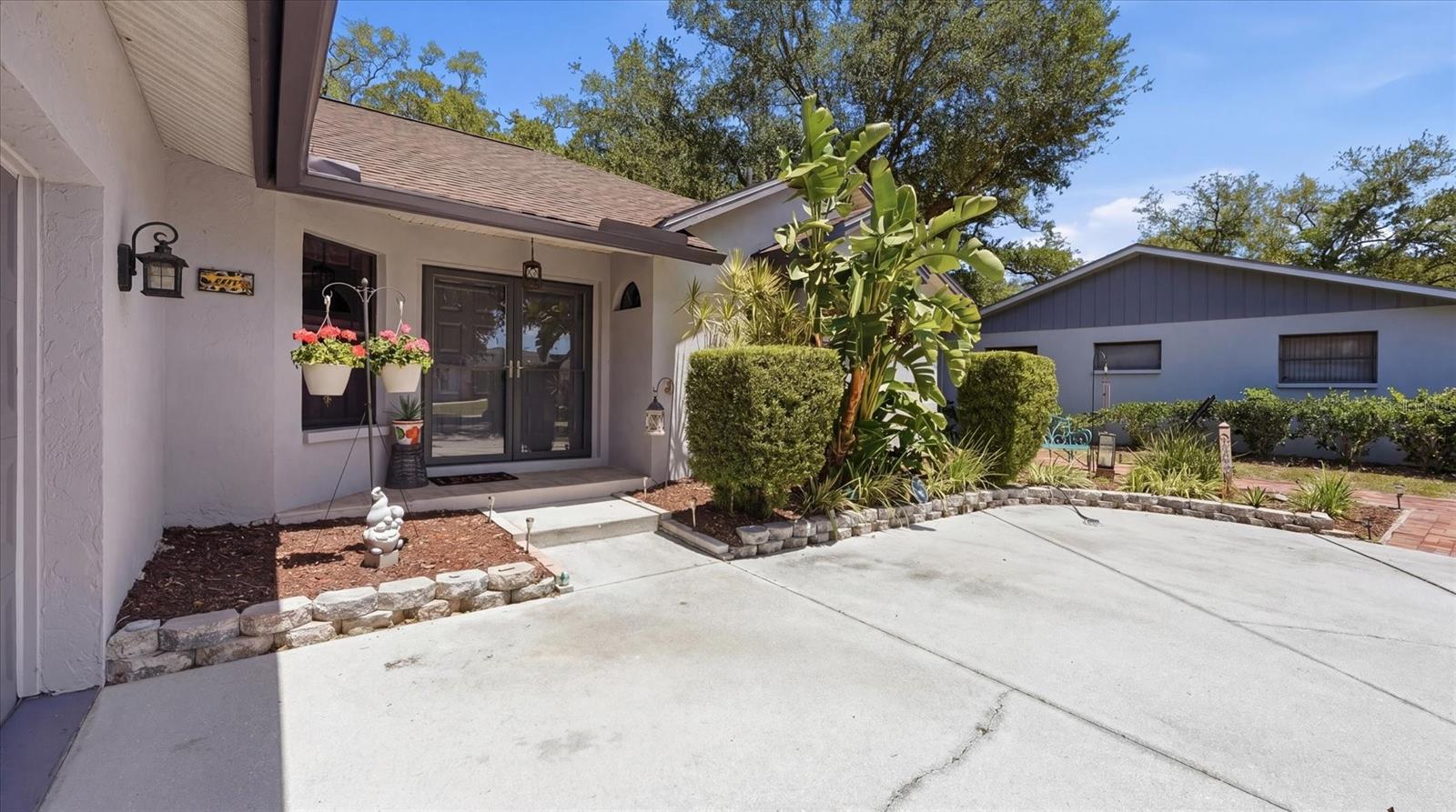 Image 6 of 46 For 2519 Wood Oak Drive