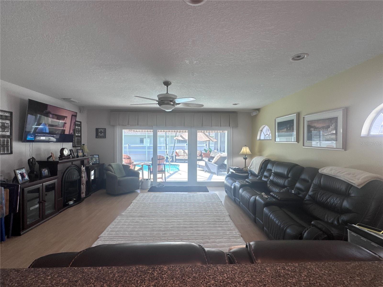 Image 14 of 39 For 10632 Lake Vista Drive